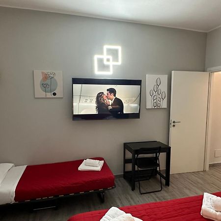 Locazione Turistica Girasole Bed & Breakfast Верона Екстериор снимка