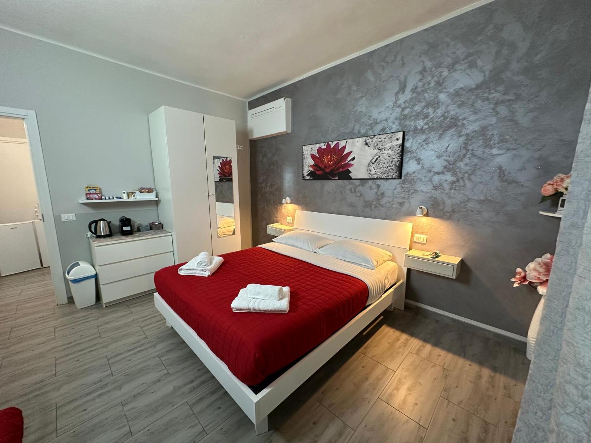 Locazione Turistica Girasole Bed & Breakfast Верона Екстериор снимка